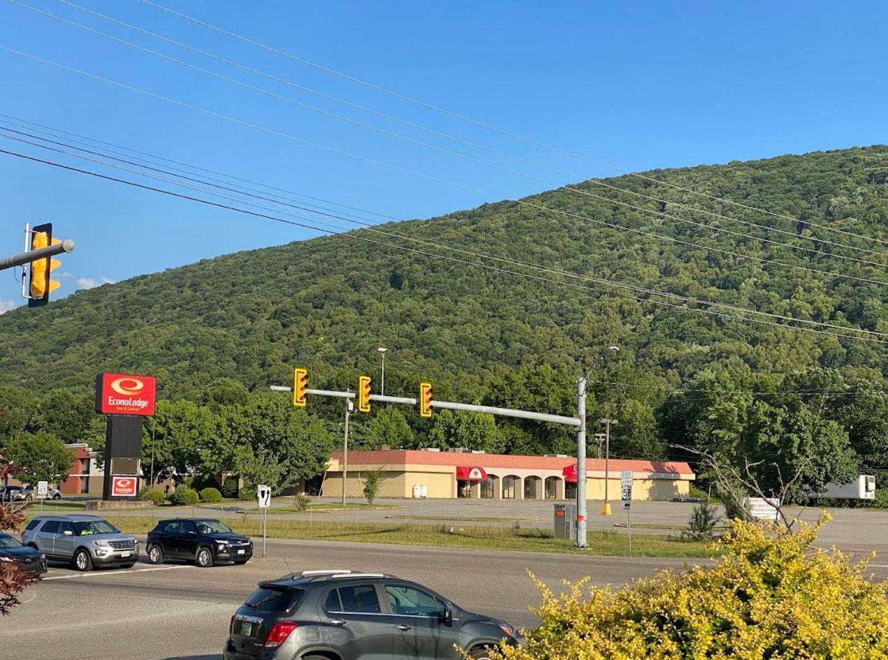 Econo Lodge Inn & Suites Norton Екстериор снимка